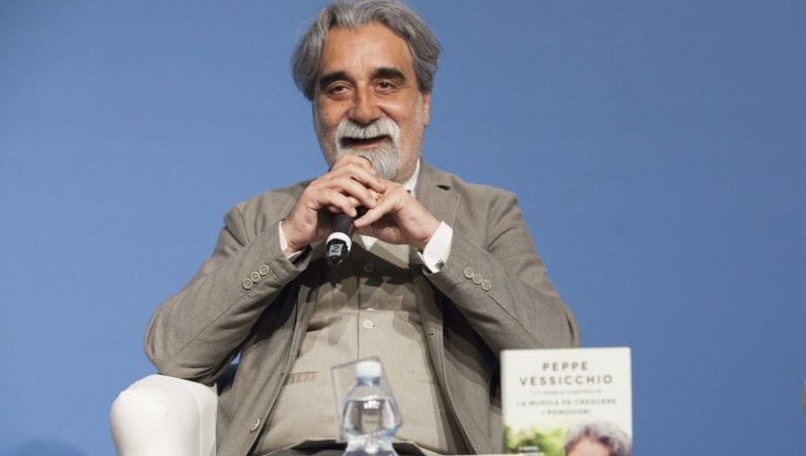 Dopo il Covid Beppe Vessicchio non è al Teatro Ariston per Sanremo 2022