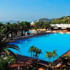 Jonella Ligresti chiede l'obbligo di firma in riva al mare
