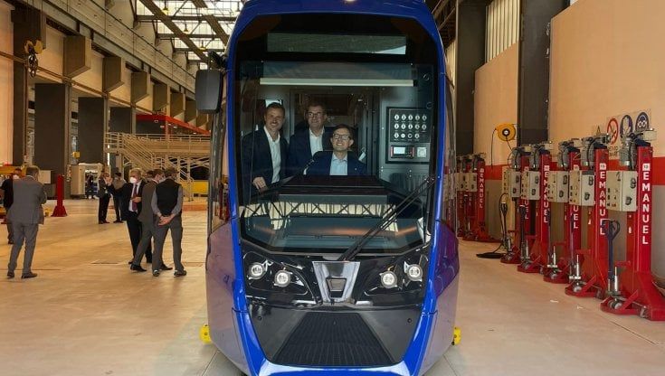 Firenze è già entrata nel futuro con il tram che funziona a batteria