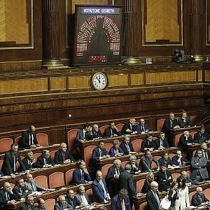 Azzollini, il no all'arresto spacca il Pd. Serracchiani: "Dobbiamo scusarci"