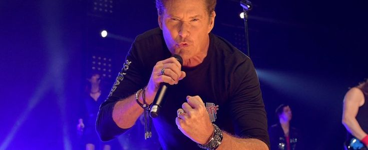 David Hasselhoff, da 'Supercar' e 'Baywatch' a un disco metal con Ministry, L.A. Guns e Todd Rundgren: "Lo faccio perché posso"