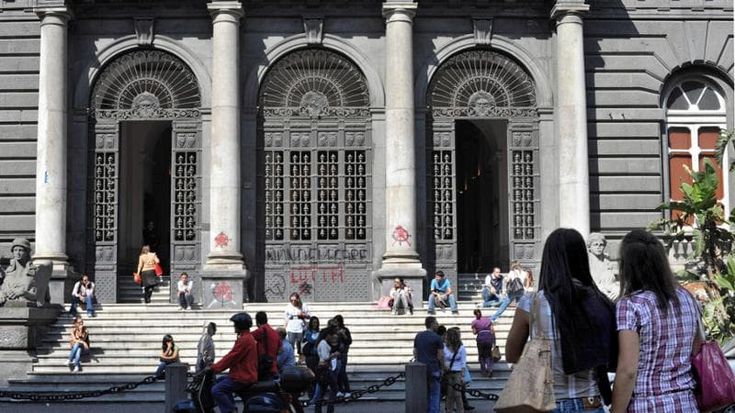 Napoli, Federico II: corsi per esperti di cosmetica, terapisti, ingegneri civili in lingua inglese