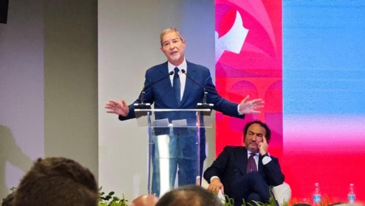 “Sembra il congresso Pd”, ma è la Fiera: a Bari il riso amaro della destra ancora senza il candidato