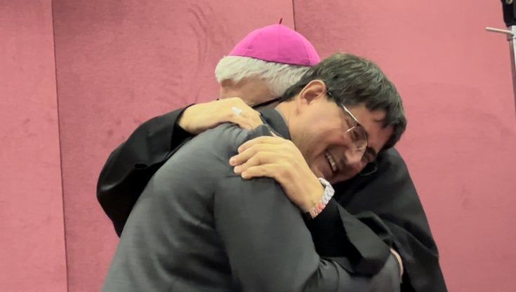 L'addio a Genova del vice vescovo don Nicolò Anselmi: "Sono felice, ma che dolore"