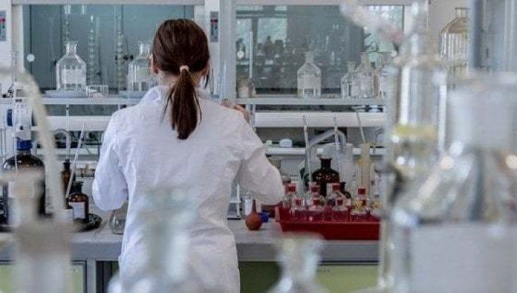 Coronavirus, il boom della lattoferrina: uno studio romano dice che l'integratore protegge dal virus 