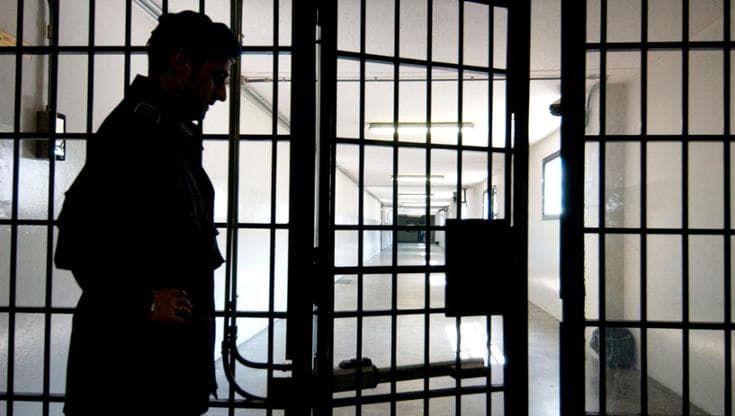 Lavori di ristrutturazione alla Dozza senza spostare i detenuti: “Un rischio anche per gli agenti”