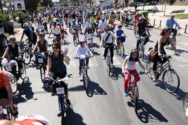 Diecimila biciclette conquistano la citt&agrave;