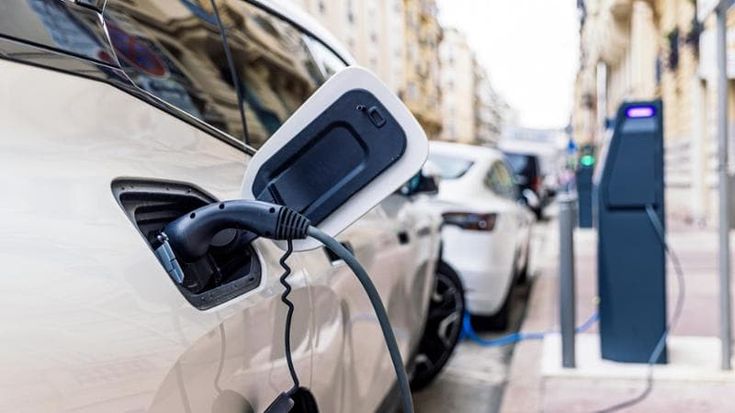 Auto elettrica: Italia maglia nera in Europa