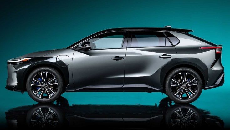 Toyota bZ4X, anteprima mondiale del primo Suv elettrico da oltre 450 km di autonomia