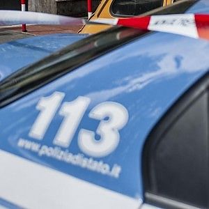 Giovane romano minacciato e accoltellato: la Digos segue due piste, questioni di lavoro oppure odio ultr&agrave;