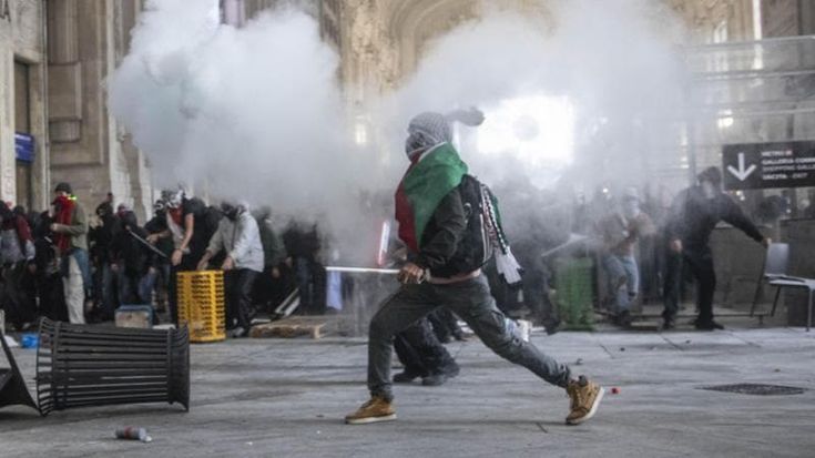 “Grida e scritte contro le autorità”: le prime 43 maxi-multe a Milano dopo la stretta del governo