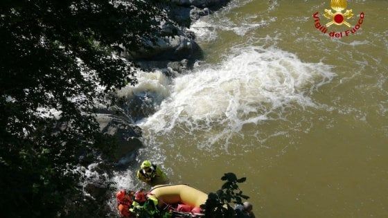 Tragedia nelle acque dell'Idice:  17enne si tuffa con gli amici e annega