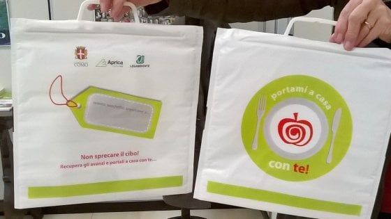 La doggy bag in mensa conquista la Lombardia, sempre più numerose le scuole anti-spreco