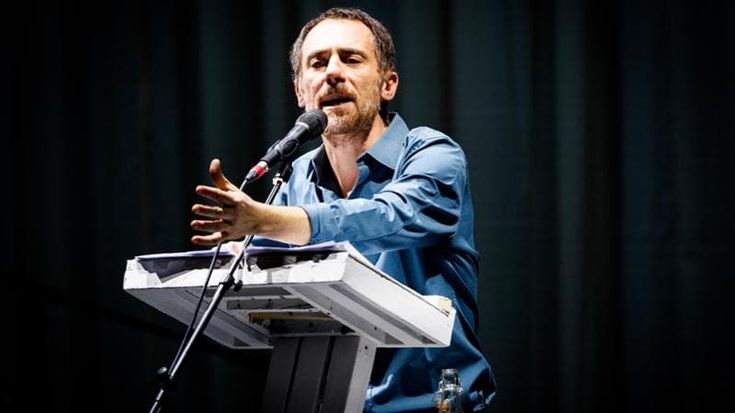 Elio Germano: “Fare sempre qualcosa per gli altri. La lezione di Gino Strada”