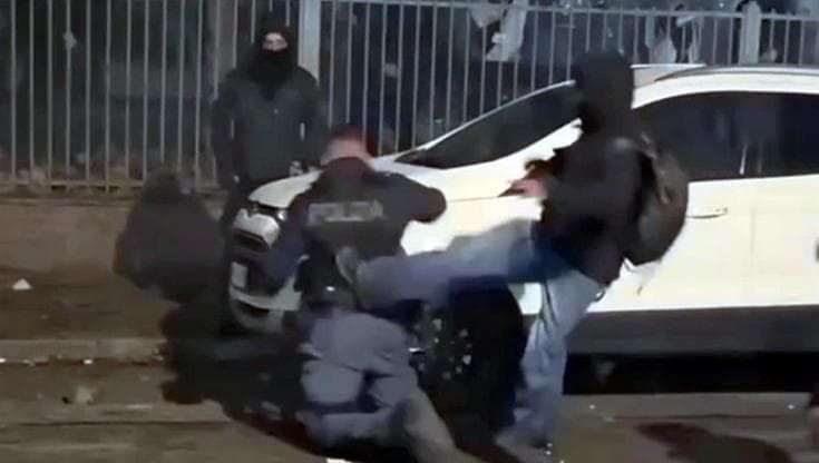 Angelo Simionato, chi è il “bravo ragazzo” arrestato per l’aggressione del poliziotto a Torino