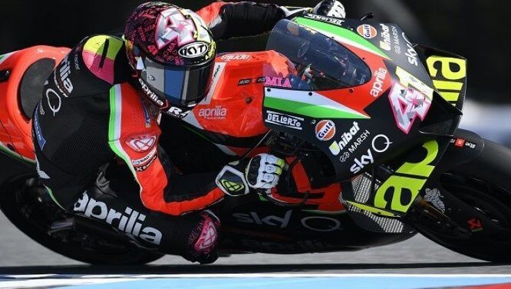 Motogp, Gp Valencia: Aleix Espargaro il più veloce nelle terze libere. Rossi decimo