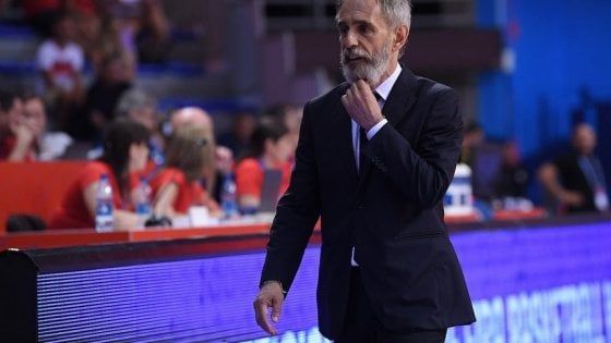Basket, Marco Crespi non sarà più il ct della Nazionale femminile