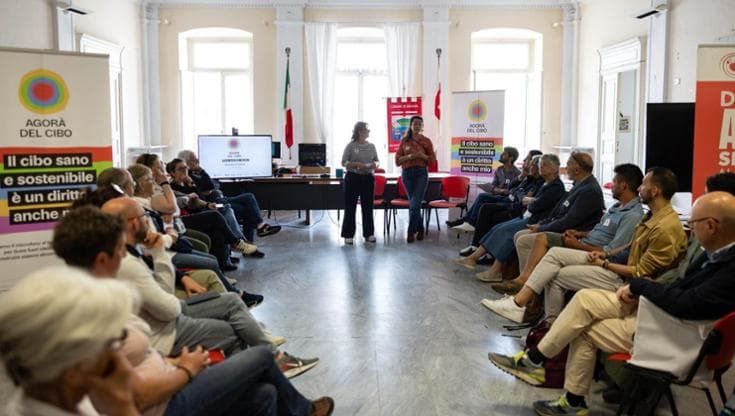 Le associazioni: “Sono 25mila i genovesi che non possono più comprarsi da mangiare”