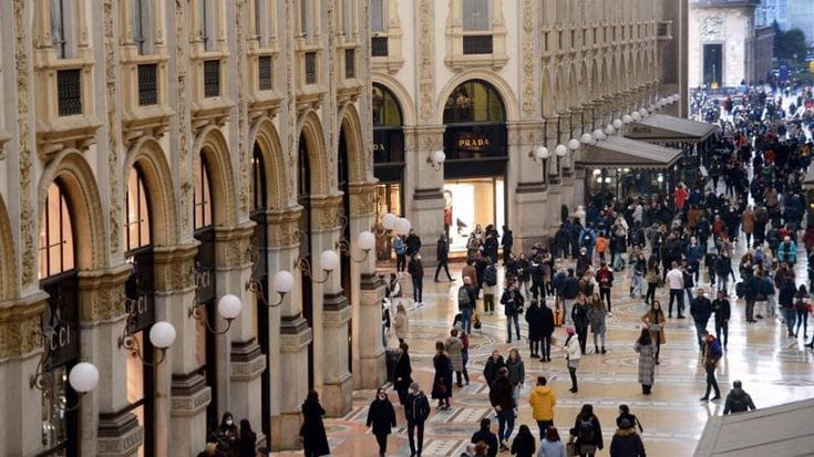 Il tesoro della Galleria: gli affitti del lusso valgono 80 milioni. Da Dior a Gucci, chi paga di più