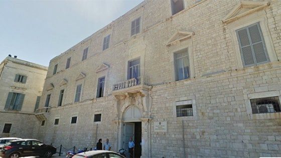 Usura, assolti a Trani 5 ex dirigenti American Express nell'inchiesta sulle carte di credito revolving