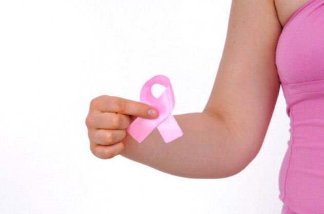 Tumore seno, ricercatori Usa alle donne: "Attenzione a queste 17 sostanze"