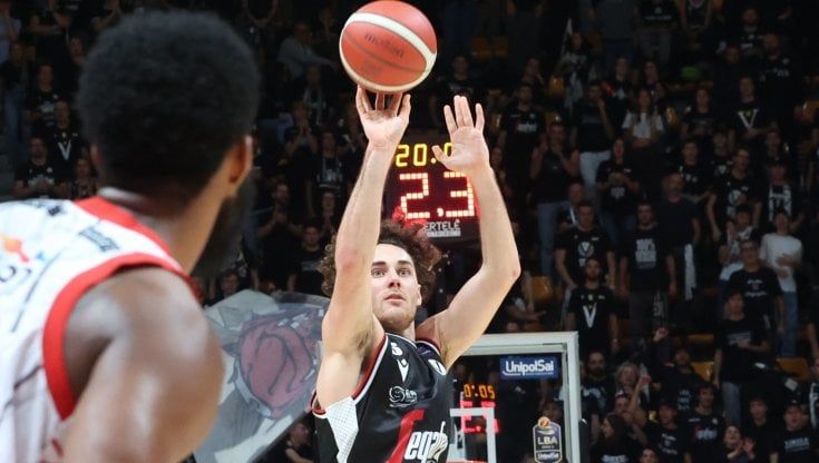 Il pagellone del basket: Virtus da 6,5, Fortitudo sconfitta ma sufficiente. Mickey e Aradori protagonisti
