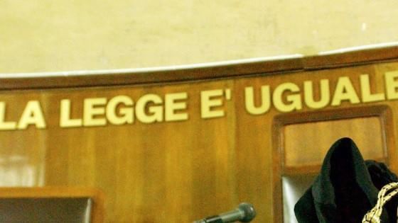 Trani, assolto in appello il marito condannato a 3 anni e mezzo per violenza sulla moglie: impotente