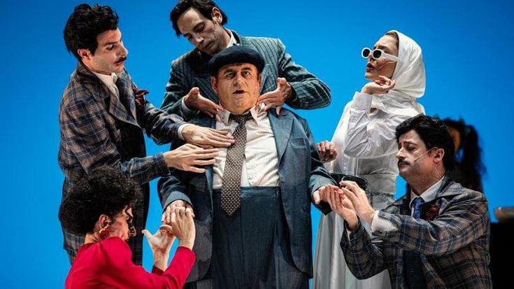 Cosa fare a Milano oggi 12 marzo: "Fantozzi" al Carcano e Auroro Borealo ai Magazzini Generali