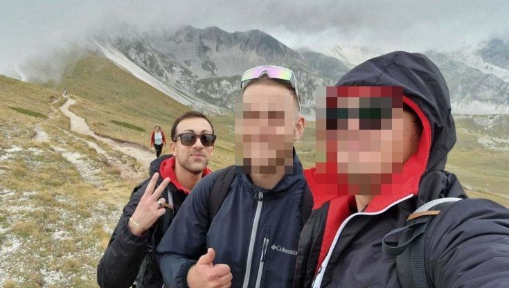 Colpito in testa da un fulmine sopravvive per miracolo: "Il lampo è stato attirato dal crocifisso della collanina"