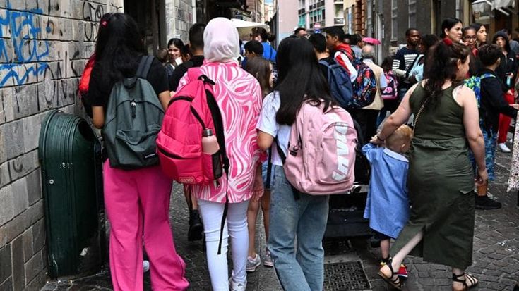 Scuola, il tetto al 30% obbligatorio solo per chi non sa l’italiano: ecco cosa prevede il decreto