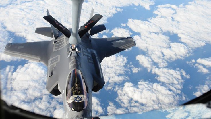Da Israele il primo attacco con gli F35, messaggio all’Iran: “Voliamo ovunque”