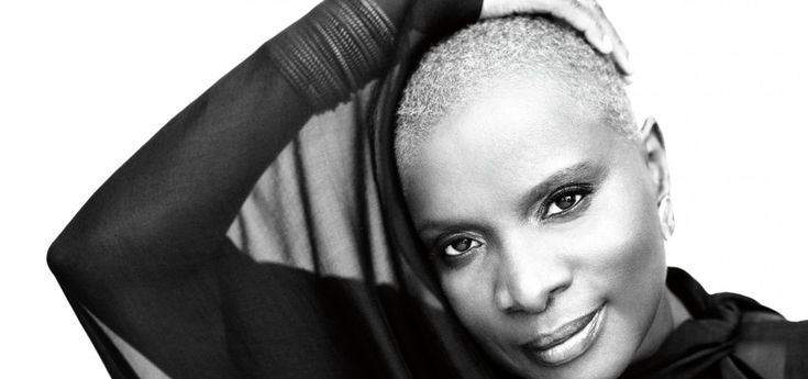 Angelique Kidjo, arcaica e moderna: "Canto per ispirare le giovani donne africane"