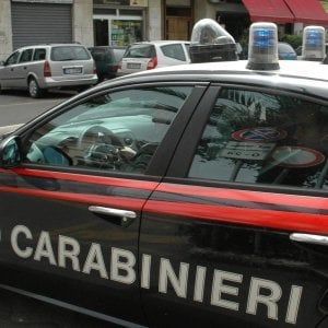 Milano, quattro migranti nascosti nel cassone di un Tir: denunciati