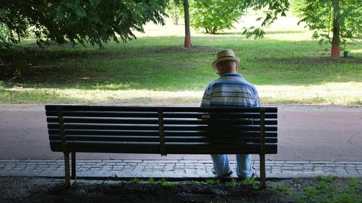 Ripensare la città per impedire l’isolamento e puntare sulla geriatria