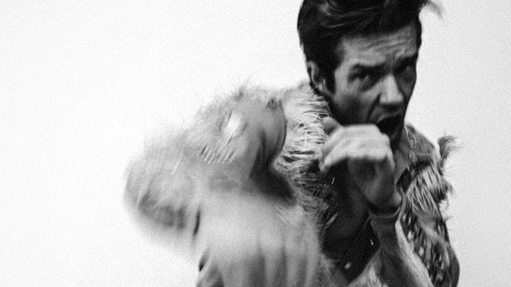 Brandon Flowers, solo country tra polvere e memoria. La recensione