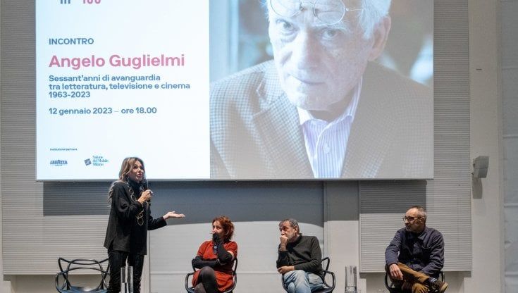 Angelo Guglielmi e l'Avanguardia in bermuda: alla Triennale il ricordo e gli omaggi al rivoluzionario della tv