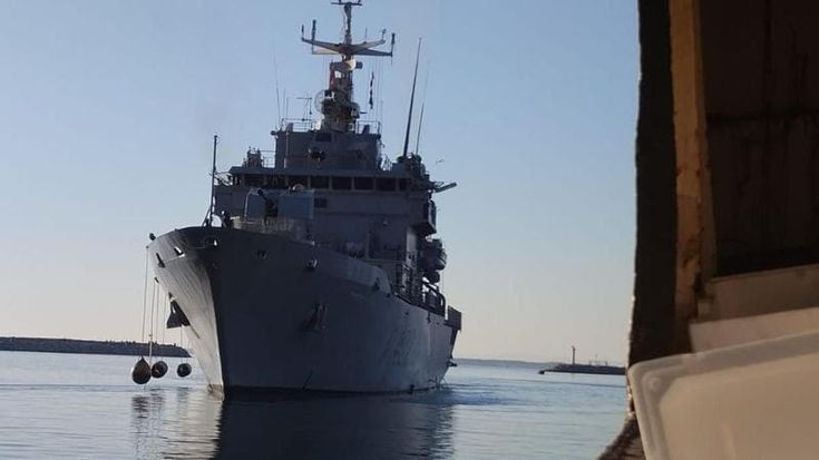 La Libra arriva in Albania: tra gli otto migranti a bordo un “vulnerabile” che verrà portato in Italia