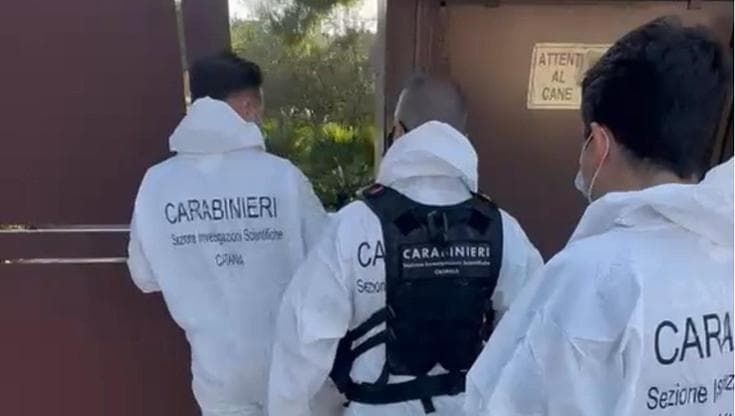 Entra in una casa per rubare: colluttazione con il proprietario, ladro accoltellato