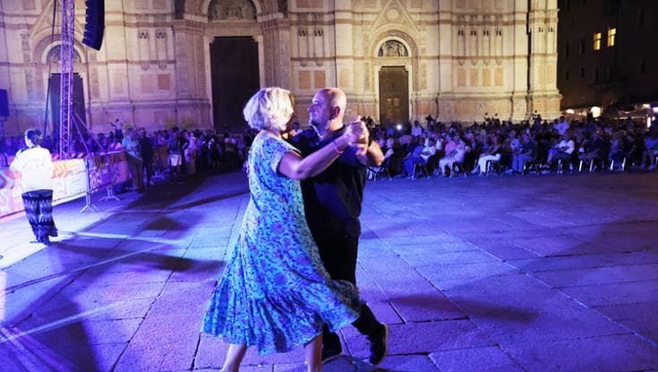 Ferragosto, la musica: Bulaggna Sound e la Filuzzi vanno in piazza