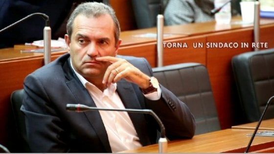 Napoli, torna l'intervista live "Un sindaco in rete"