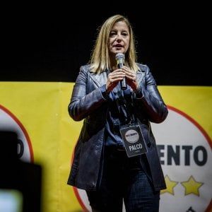 Lombardi: "Voto a Ostia un test per Raggi e M5S". Ma le piazze sono vuote
