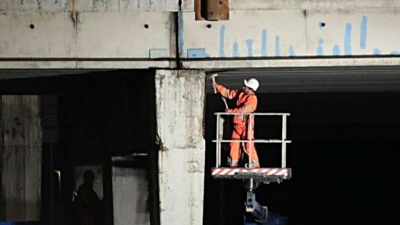Troppo pericoloso, chiuso il cavalcavia sulla A4 all'altezza di Brescia