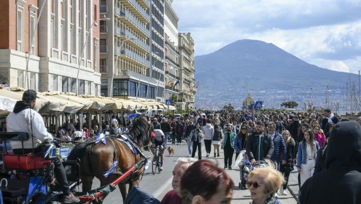 Turismo a Napoli, numeri da onda lunga: è già tutto esaurito sino al 2 giugno