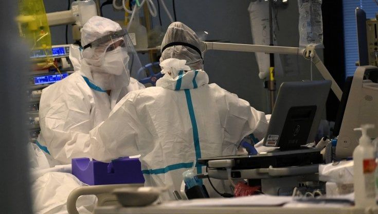 Covid, in Piemonte i guariti superano i nuovi positivi. Crolla la quota di contagiati rispetto ai tamponi