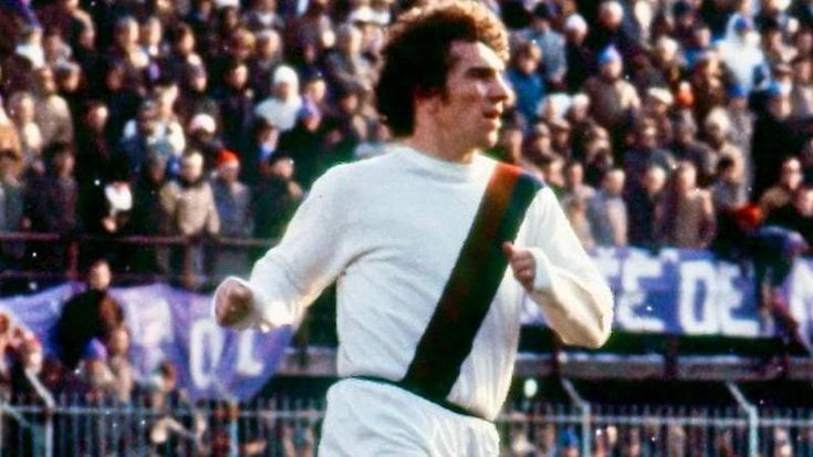 Morte di Savoldi, l’addio di Bologna al suo primo “Beppe gol”: “Bandiera senza tempo”