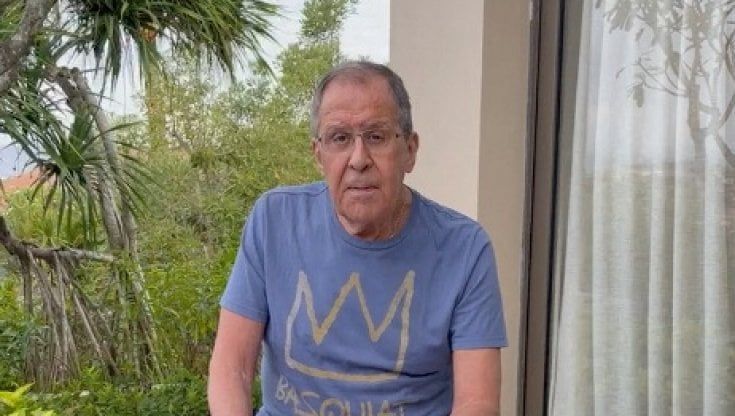 "Lavrov ricoverato a Bali". Ma Mosca smentisce e Zakharova posta un video del ministro che bacchetta i giornalisti