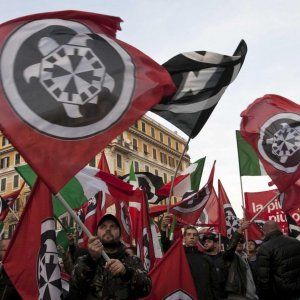 Mini-corteo e concerto in centro di CasaPound e sit-in antifascista all'Esquilino. Sabato di tensione a Roma