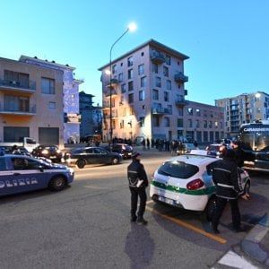 Torino: via all'alba allo sgombero della terza palazzina del Moi, traslocano 183 immigrati