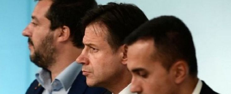 Governo, Salvini ha fretta ma Grillo e Renzi lo gelano: "Folle andare subito alle urne". E Fico avverte: "Camera e Senato li convocano solo i presidenti"