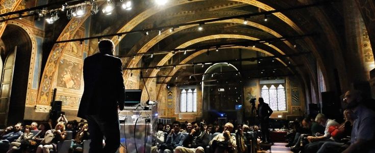 Festival di giornalismo, primo ciak tra bufale e gole profonde in crisi